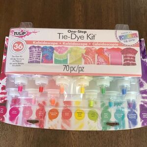 NIB tie dye kit 12 colors